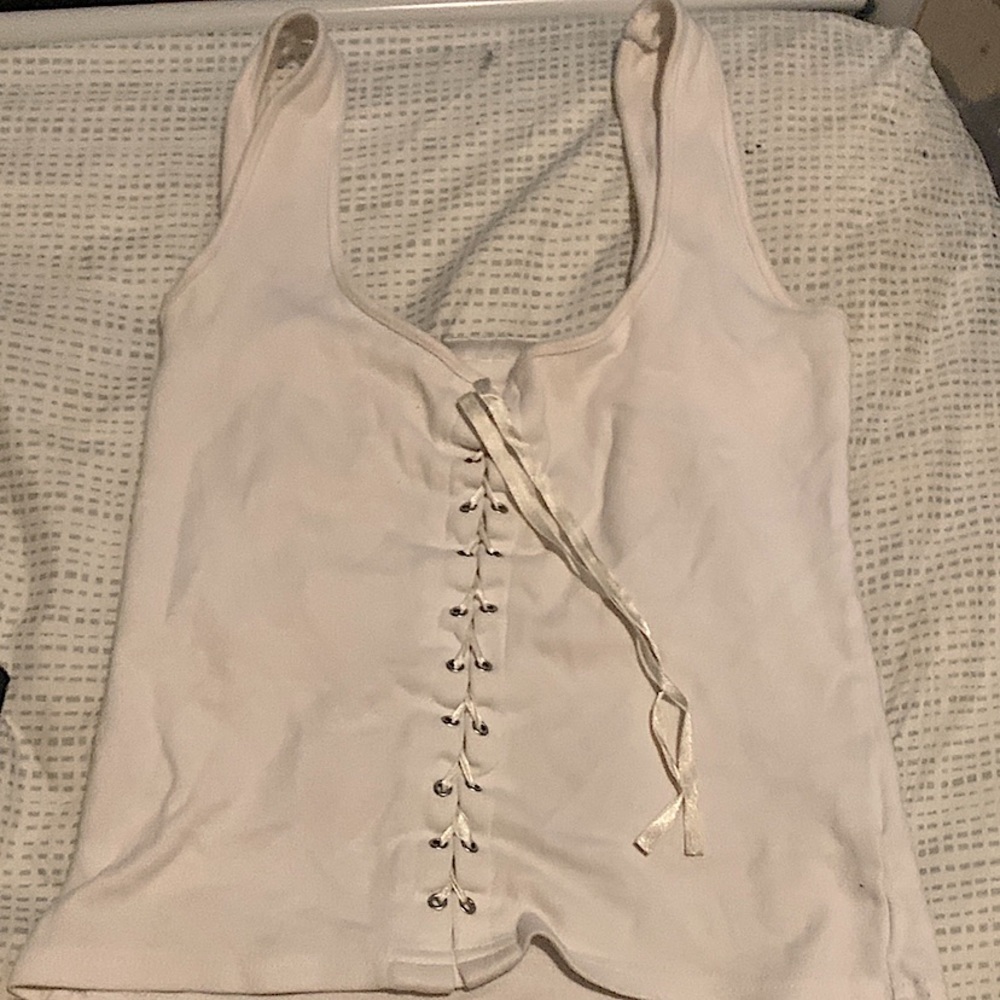 White lace up tank-top